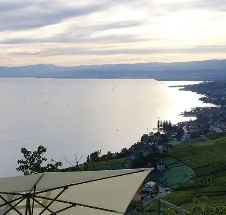 לינה וארוחת בוקר Lavaux 5*