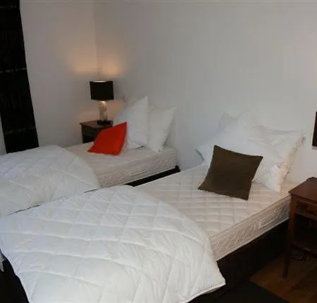 לינה וארוחת בוקר Lavaux 5*